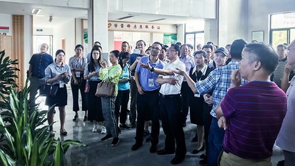 cꐶLͶϵĲxOyAϵy뽻