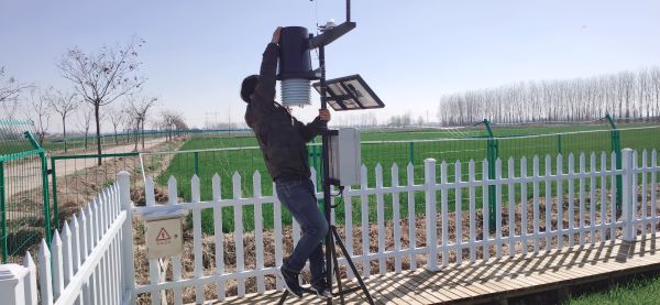 托普云農(nóng)植保開燈巡檢行動