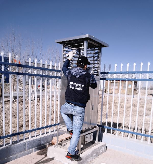 托普云農(nóng)植保開燈巡檢行動