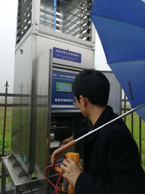 托普云農(nóng)植保開燈巡檢行動